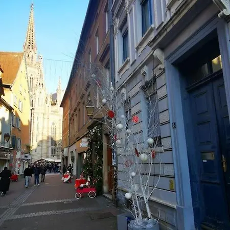 Art & Luxury Bedroom At The Heart Historical Center