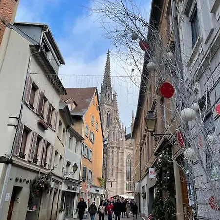 Art & Luxury Bedroom At The Heart Historical Center Timebasishotel *