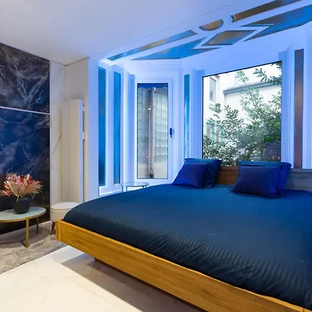 Timebasishotel Art & Luxury Bedroom At The Heart Historical Center