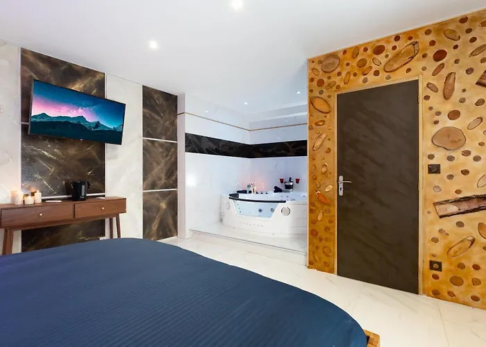 情趣酒店 Art & Luxury Bedroom At The Heart Historical Center *